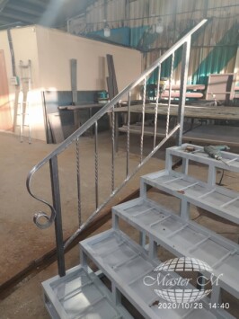 Лестница 7 - в работе