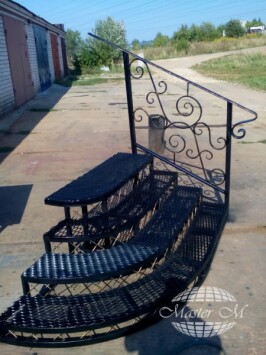 Лестница 4 - в работе